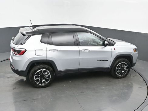 Used 2024 Jeep Compass Trailhawk w/ Sun and Sound Group AWD/4WD image 43