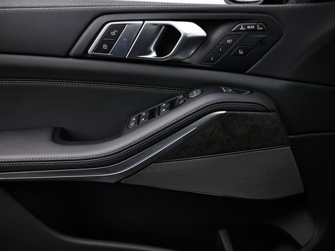 New 2026 BMW X7 xDrive40i w/ M Sport Package image 15