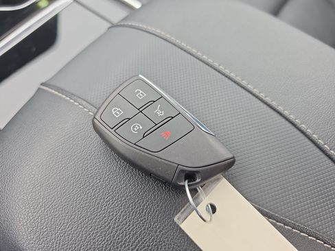 Used 2024 Chevrolet Traverse RS w/ LPO, Floor Liner Package AWD/4WD image 37