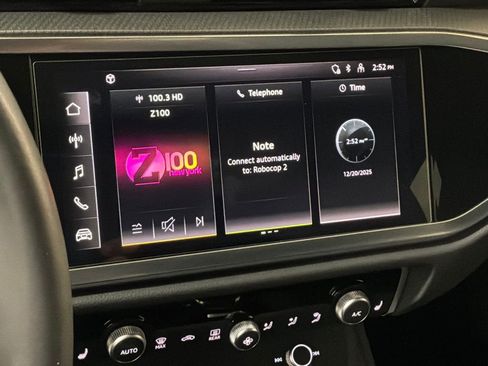 Used 2025 Audi Q3 2.0T Premium w/ Convenience Package image 3