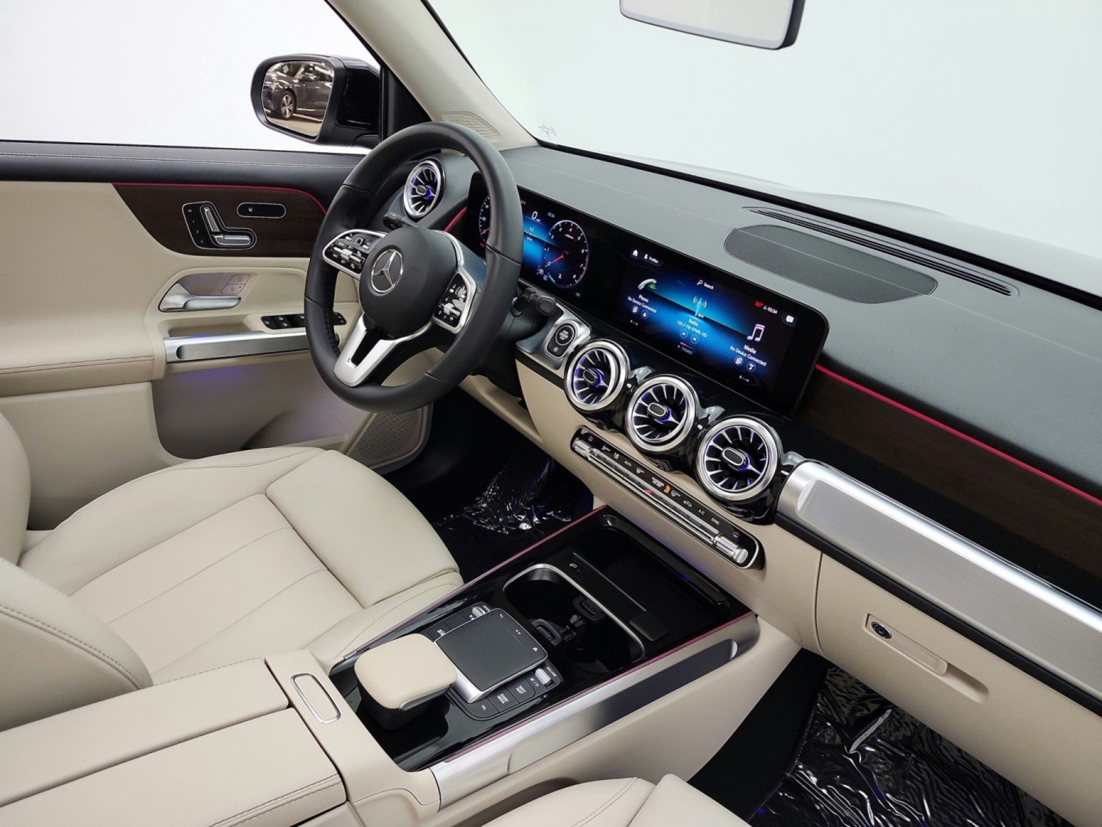 Used 2023 Mercedes-Benz GLB 250 image 18