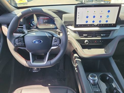 Used 2026 Ford Explorer ST-Line w/ ST-Line Street Pack image 4