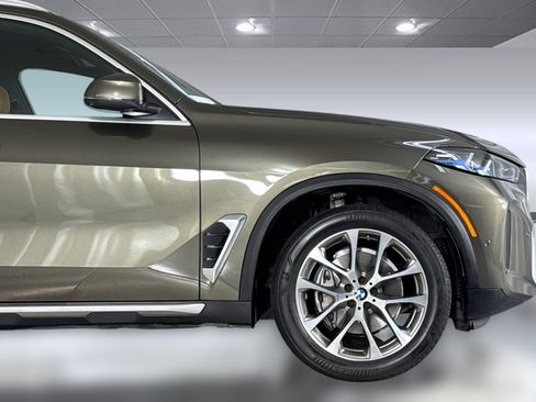 Used 2024 BMW X5 xDrive40i w/ Premium Package AWD/4WD image 37