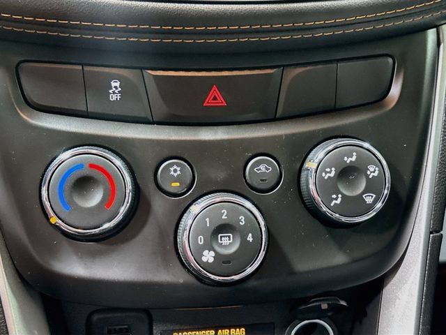 Used 2021 Chevrolet Trax LT w/ Redline Edition AWD/4WD image 15