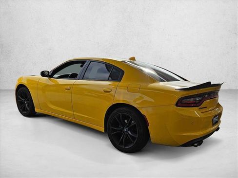 Used 2017 Dodge Charger SXT w/ Plus Group image 7