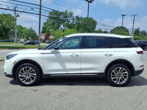 Certified 2022 Lincoln Corsair AWD w/ Equipment Group 101A image 6