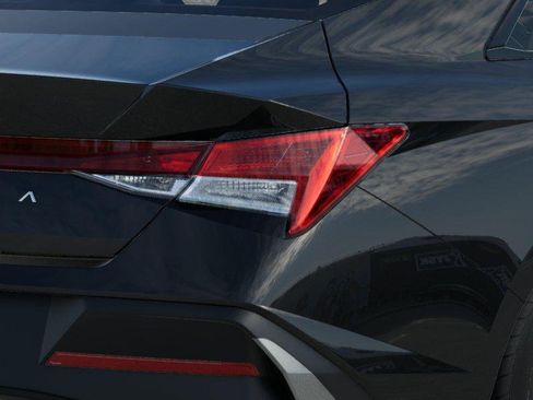 New 2026 Hyundai Elantra SE FWD image 10