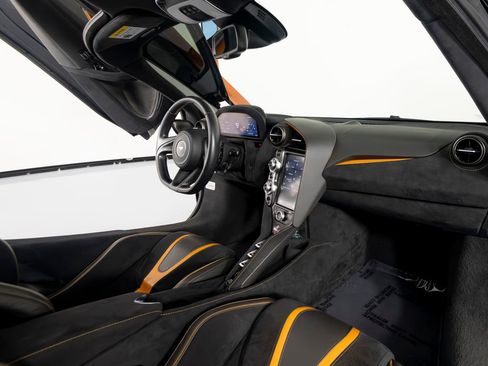 Used 2019 McLaren 720S RWD image 25