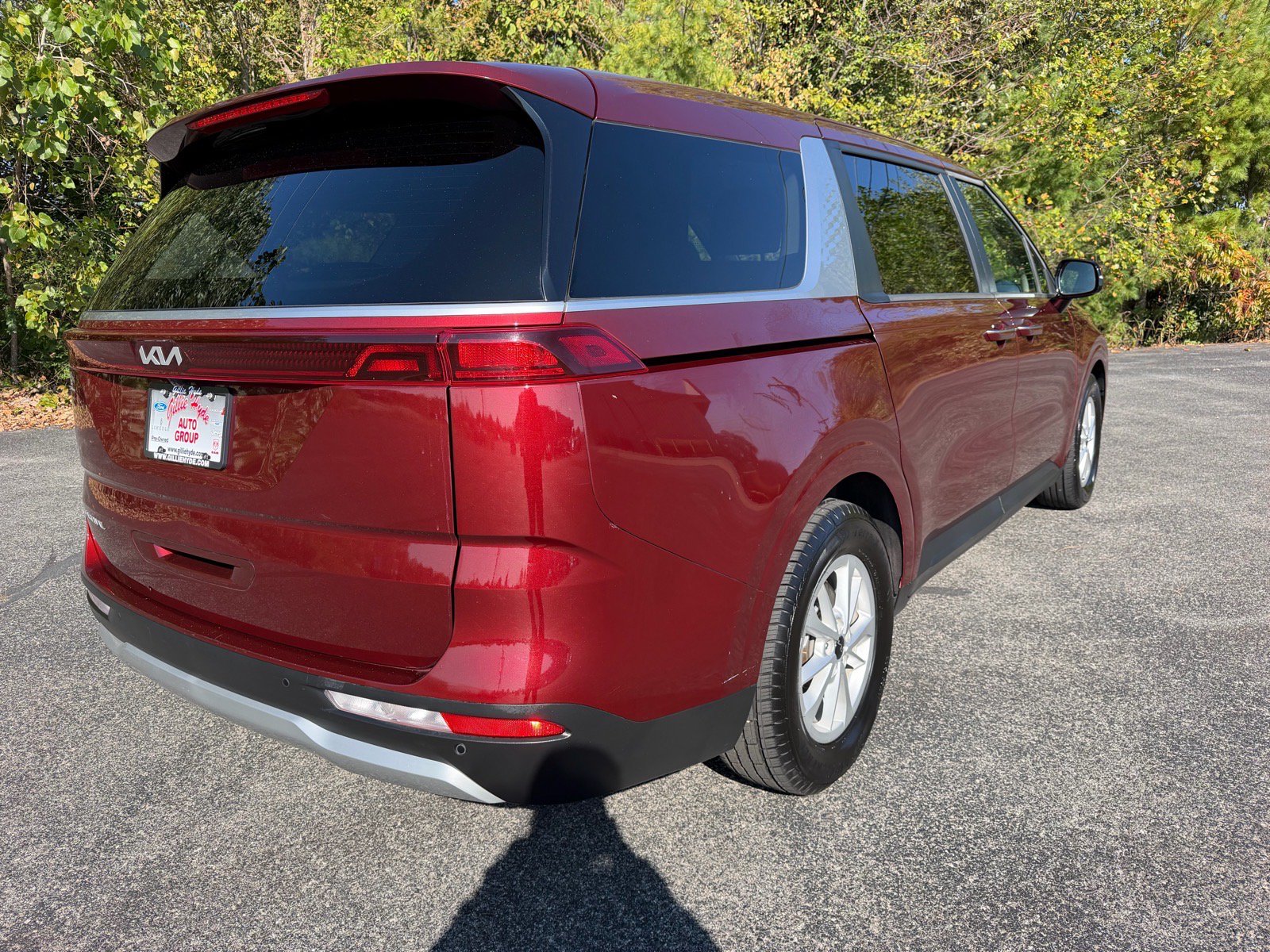 Used 2024 Kia Carnival LX FWD image 12