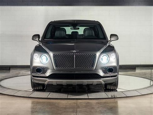 Used 2018 Bentley Bentayga image 6
