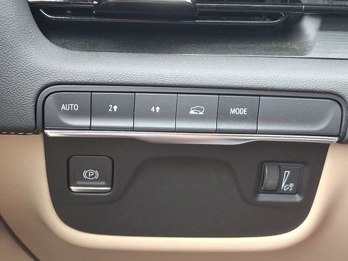 Certified 2023 Cadillac Escalade Premium Luxury image 26