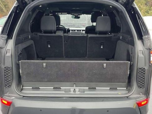 Used 2020 Land Rover Discovery SE image 4