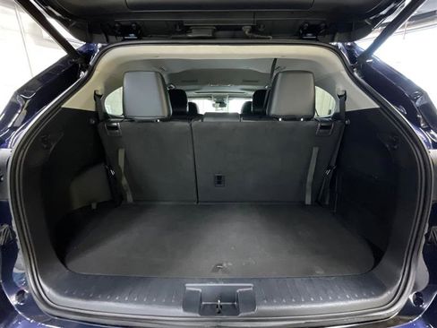 Used 2021 Toyota Highlander XLE image 23