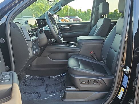 Used 2025 Chevrolet Tahoe Z71 AWD/4WD image 10