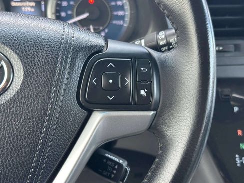 Used 2016 Toyota Sienna XLE AWD/4WD image 28