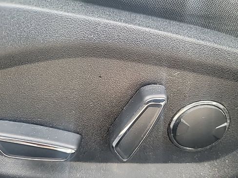 Used 2019 Ford Fusion SE image 10