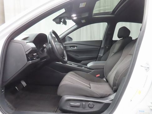 Used 2023 Honda Accord Sport image 9