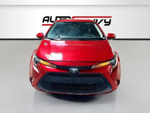 Used 2021 Toyota Corolla LE FWD image 2