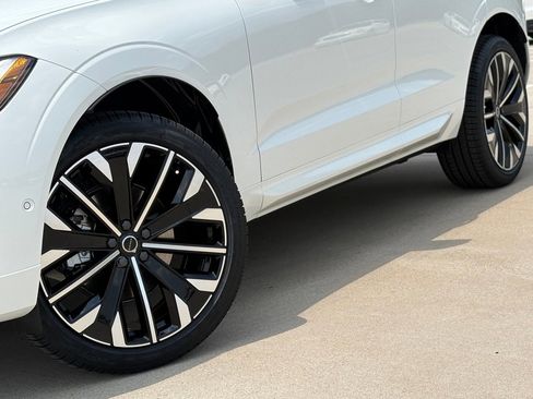 New 2026 Volvo XC60 B5 Ultra w/ Protection Package Premier image 7