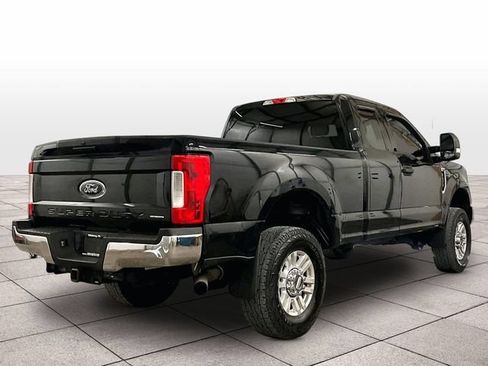 Used 2018 Ford F250 XLT AWD/4WD image 11