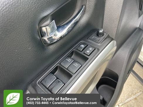 Used 2018 Nissan Titan PRO-4X w/ Pro-4x Convenience Package AWD/4WD image 19