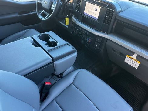 New 2026 Ford F250 XL w/ XL Chrome Package image 15