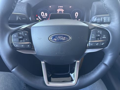 New 2026 Ford Explorer Platinum image 34