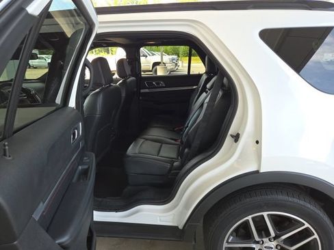 Used 2018 Ford Explorer Sport AWD/4WD image 26