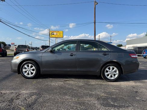 Used 2011 Toyota Camry LE w/ LE Extra-Value Pkg FWD image 8