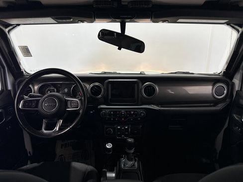 Used 2021 Jeep Wrangler Unlimited Sahara image 2