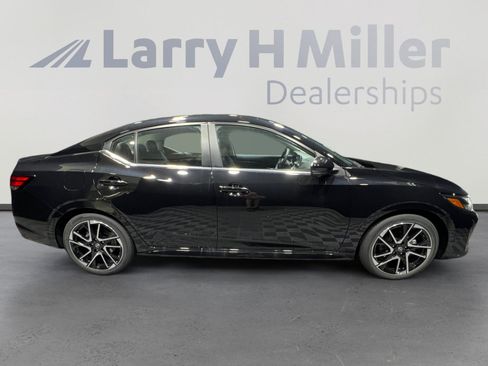 New 2025 Nissan Sentra SR w/ SR Premium Package image 6