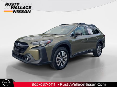 Used 2024 Subaru Outback Premium AWD/4WD image 1