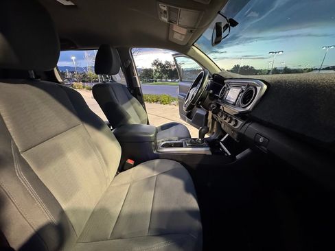 Used 2016 Toyota Tacoma SR5 w/ SR5 Appearance Package (SN) AWD/4WD image 31