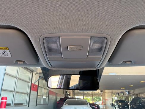Used 2025 Kia Soul LX w/ LX Technology Package FWD image 14