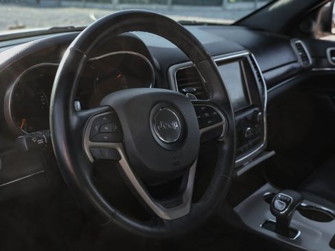 Used 2015 Jeep Grand Cherokee Limited w/ Luxury Group II image 18