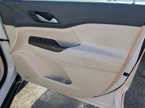 Certified 2023 GMC Acadia Denali w/ Denali Ultimate Package image 31