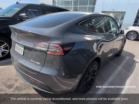 Used 2023 Tesla Model Y Long Range AWD/4WD image 3