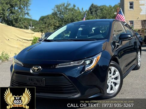 Used 2024 Toyota Corolla LE FWD image 1