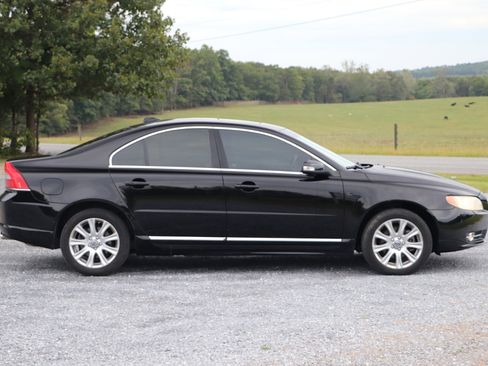 Used 2011 Volvo S80 3.2 w/ Multimedia Pkg image 2