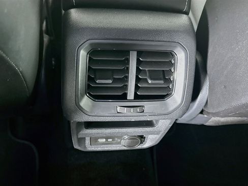 Used 2023 Volkswagen Tiguan SE AWD/4WD image 26