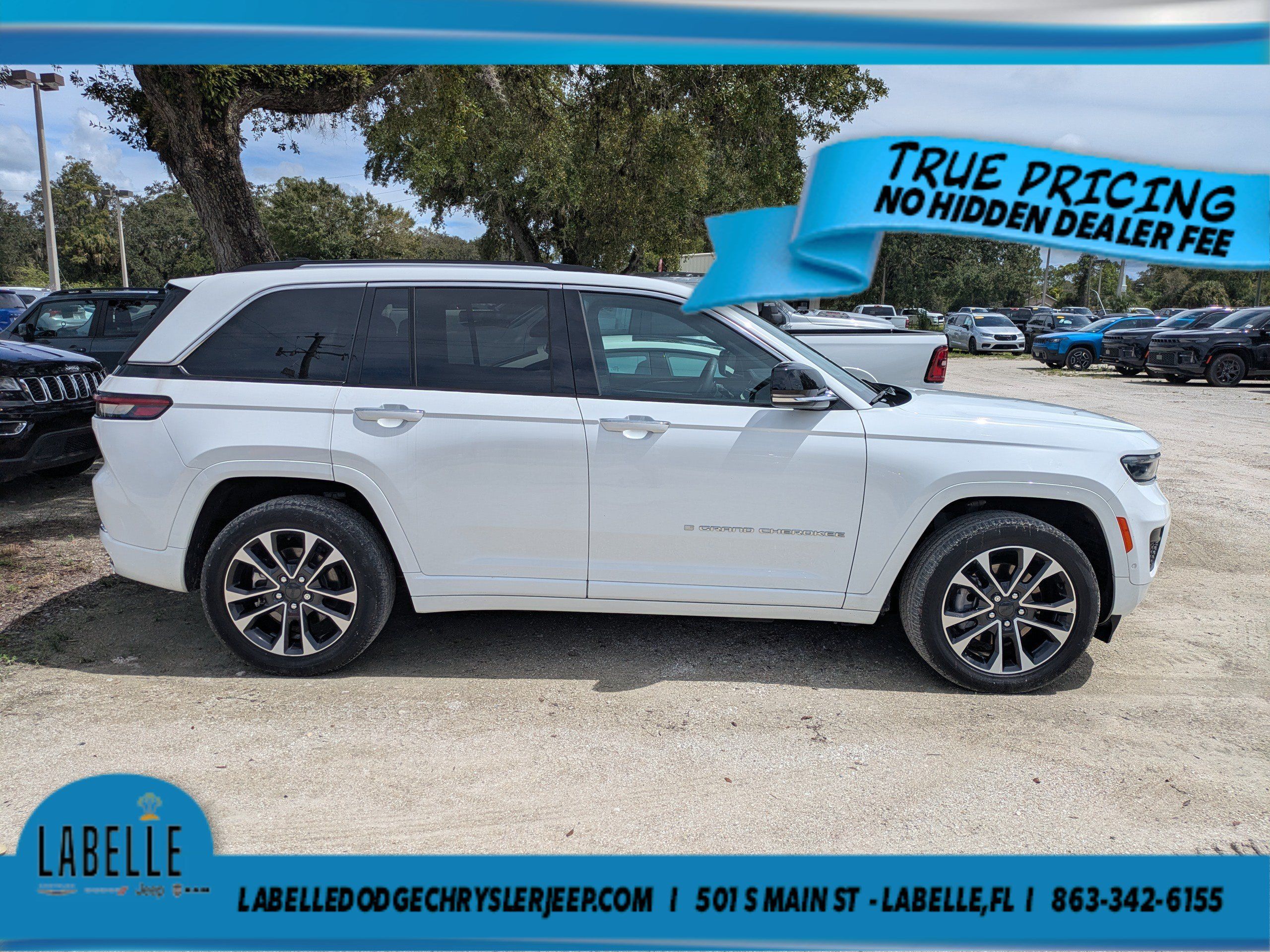 Used 2023 Jeep Grand Cherokee Overland AWD/4WD image 3