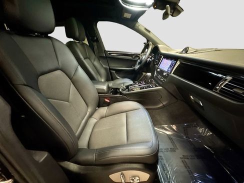 Used 2022 Porsche Macan image 34