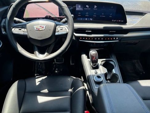Certified 2025 Cadillac XT4 Sport AWD/4WD image 18