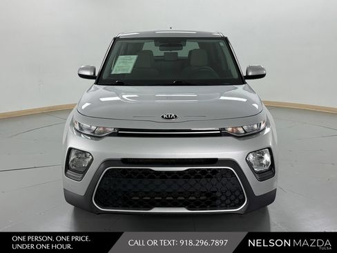 Used 2020 Kia Soul LX FWD image 2