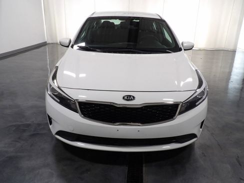 Used 2017 Kia Forte LX image 2
