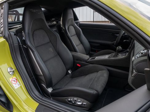 Used 2025 Porsche 718 Cayman GT4 RS image 36