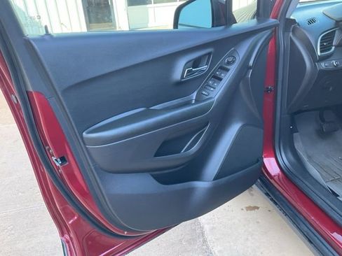 Used 2022 Chevrolet Trax LT w/ Sport Edition AWD/4WD image 4