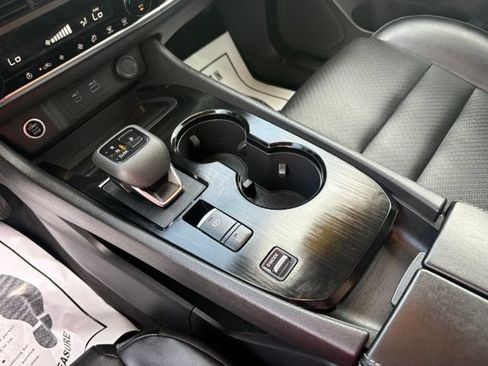Used 2023 Nissan Rogue SV w/ SV Premium B Package FWD image 20