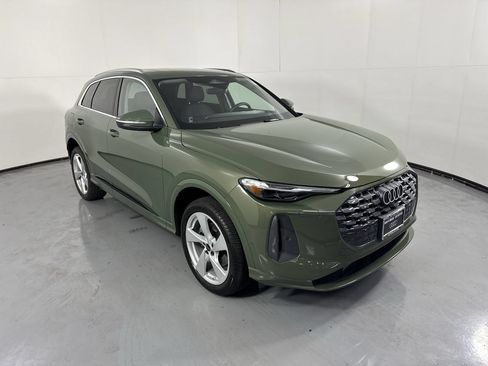 Used 2025 Audi Q5 Premium Plus w/ Premium Plus AWD/4WD image 29