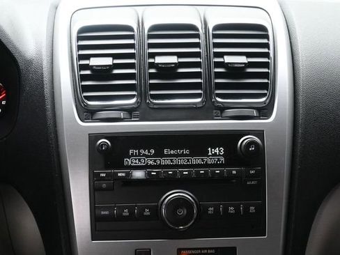 Used 2010 GMC Acadia SLE FWD image 21